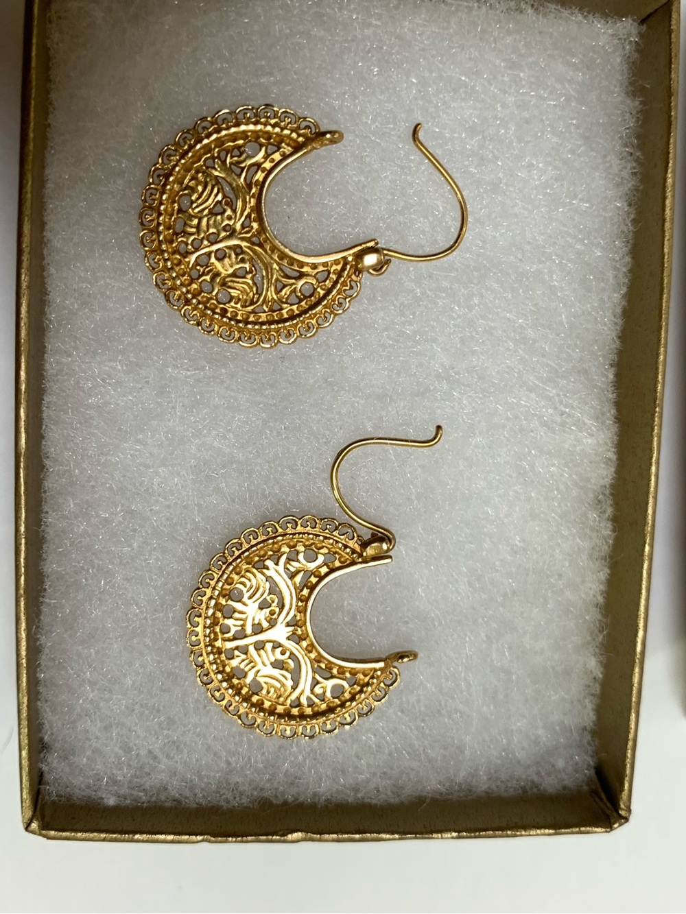 Metropolitan Museum of Art NY Gold Byzantine Peacock Hoop Earrings - Picture 2 of 5